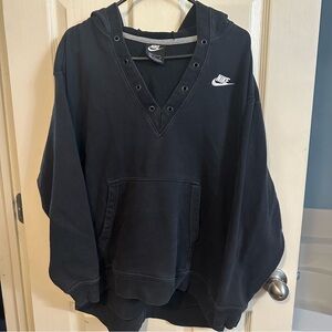 Women’s Nike V-Neck Black Sweatshirt, no string, size Medium